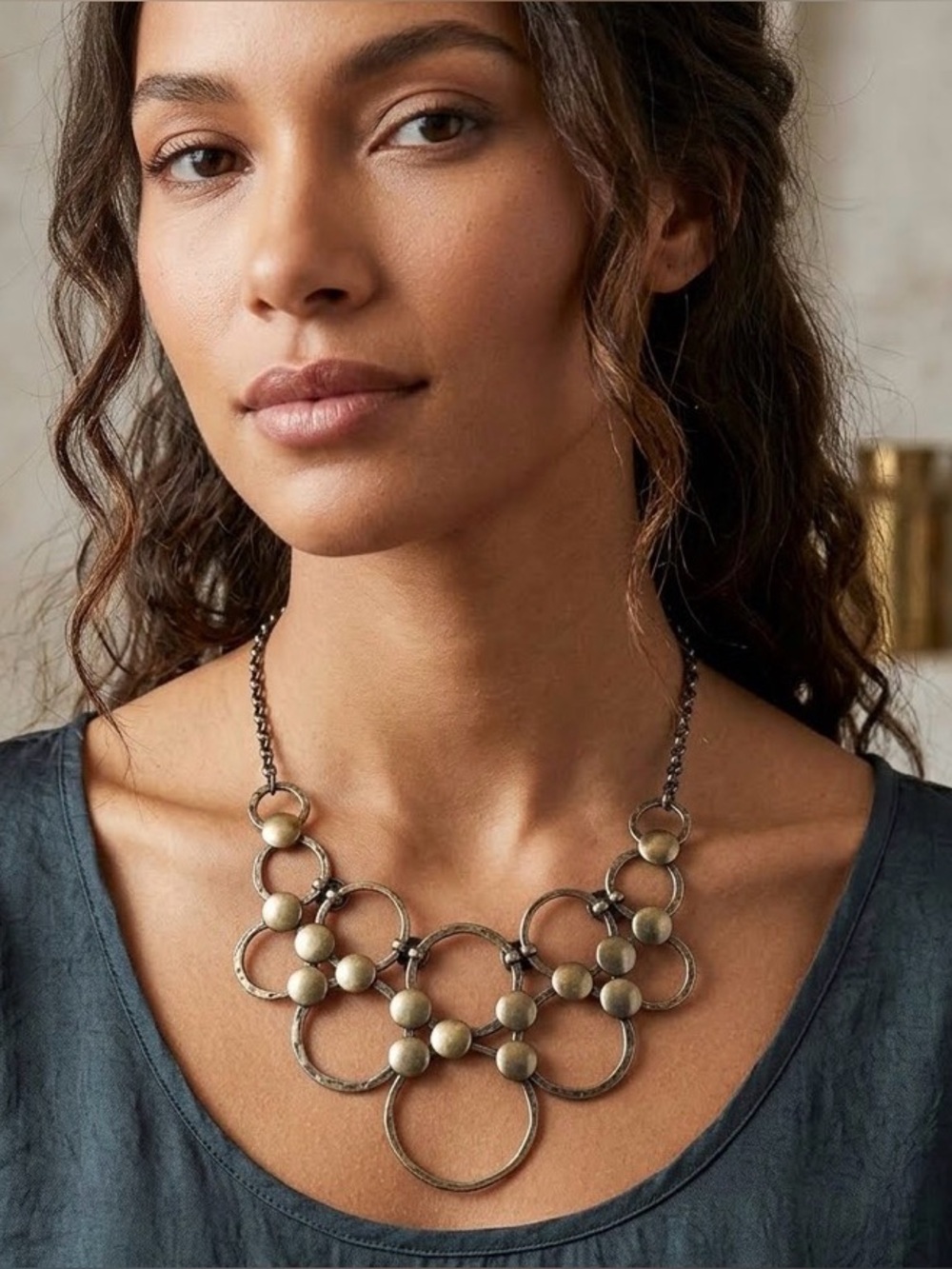 Vintage Premier Designs Brass Tone Textured Connected Loops Bib Necklace EUC